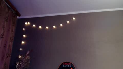 Lily online show from April 14, 5:35 pm