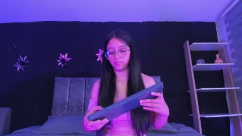 Iris Fyre  online show from April 24, 12:30 pm
