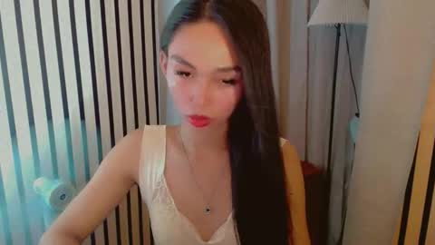 IRISH AND TRIXIE online show from April 12, 8:06 am