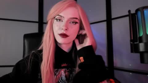 Snapshot of irisice chatting on February 21, 12:17 pm Miss Iris Fansly Miss Iris new inst.  online show from February 21, 12:17 pm