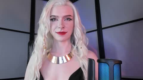 Snapshot of irisice chatting on January 6, 10:37 pm Miss Iris Fansly Miss Iris new inst.  online show from January 6, 10:37 pm