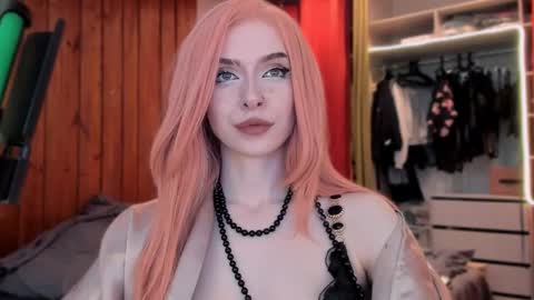 Snapshot of irisice chatting on March 9, 1:26 pm Miss Iris Fansly Miss Iris new inst.  online show from March 9, 1:26 pm