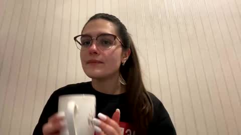 irisss31 online show from February 6, 7:07 pm