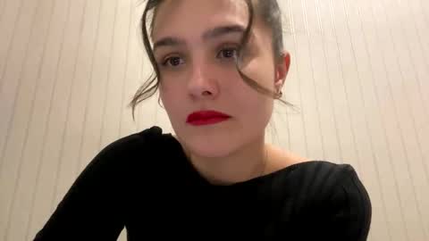 irisss31 online show from March 8, 6:35 pm