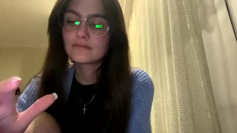 irisss31 online show from April 3, 7:12 pm