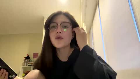 irisss31 online show from April 5, 4:50 pm