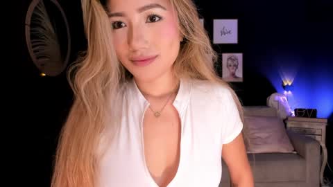 Isa Cortes  online show from April 3, 3:32 pm