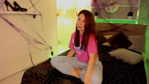 IsabelKiss online show from November 4, 2:00 pm