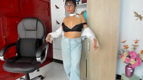Isabella22 1 online show from June 9, 5:12 pm