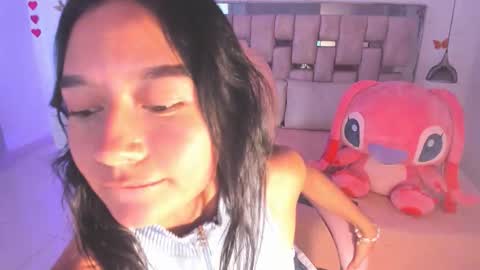 isabella_castillo_ online show from March 12, 10:01 pm
