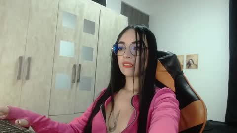 isabella_piercee online show from April 30, 8:03 pm