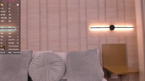 isa  online show from December 1, 9:28 pm