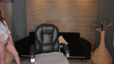 Isabella Moretti online show from March 5, 4:19 am