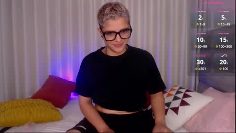 Isabella Mout  online show from November 15, 12:22 am