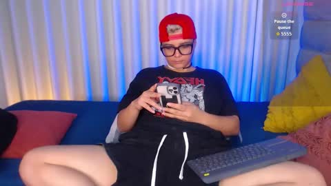 Isabella Mout  online show from December 4, 10:43 pm