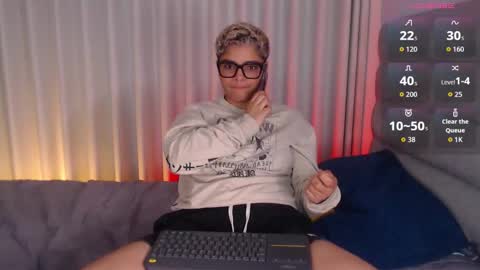 Isabella Mout  online show from December 13, 7:53 pm