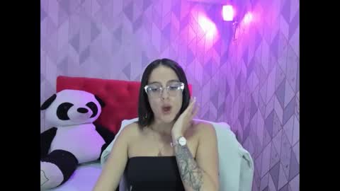 Isabella online show from November 15, 5:30 am