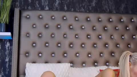 IsabelleEthan online show from March 10, 3:23 am