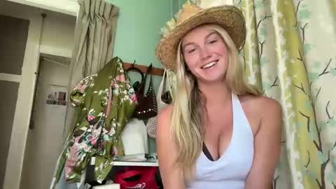 isabellesings online show from January 8, 1:31 am