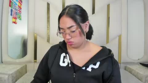 isabellrodriguez18 online show from July 14, 3:33 am