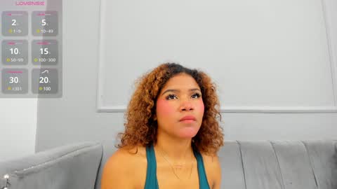 Snapshot of isabellsmmith chatting on December 29, 4:48 am Isabellsmmith online show from December 29, 4:48 am