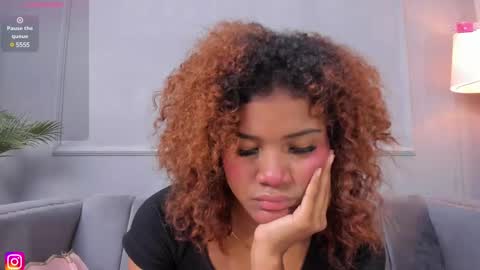 Snapshot of isabellsmmith chatting on February 24, 3:53 am Isabellsmmith online show from February 24, 3:53 am