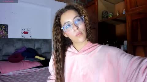 Snapshot of isangel_ chatting on October 22, 3:00 am Isabela  online show from October 22, 3:00 am