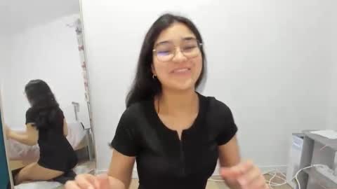 Isa Suarez online show from March 3, 7:42 pm