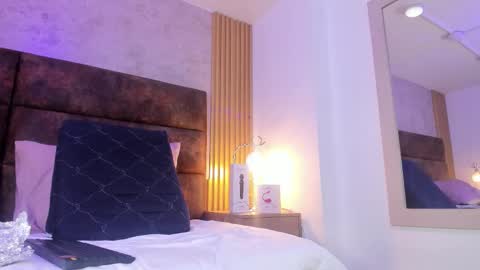 Snapshot of isisblakee chatting on October 10, 3:22 am Isis online show from October 10, 3:22 am