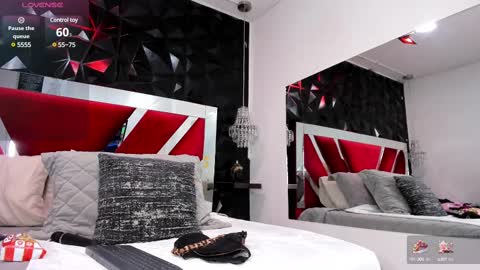 Snapshot of isisblakee chatting on March 5, 8:43 am Isis online show from March 5, 8:43 am