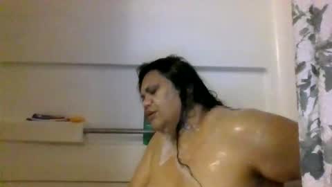 islandfeetsmooches online show from December 18, 2:05 am