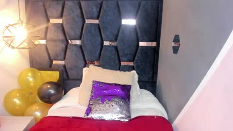 ISSA MILF online show from November 14, 4:07 pm