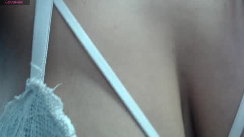 Issa  online show from January 31, 1:23 pm