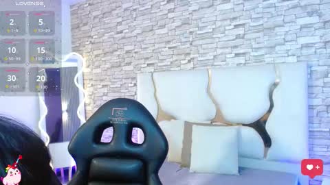 Issa online show from October 23, 7:42 pm