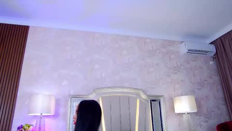 Issadorra online show from October 7, 6:07 am