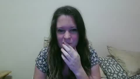 issamayy333 online show from October 10, 11:09 pm