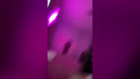 issawife_t online show from August 9, 1:13 am