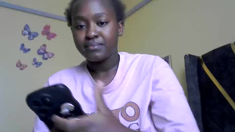 Snapshot of its_sweet chatting on February 27, 10:04 am BigAss horny online show from February 27, 10:04 am