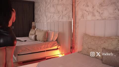     online show from November 30, 3:16 pm