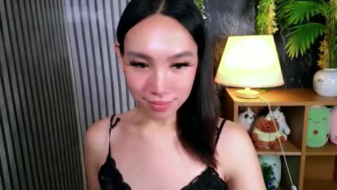 QUEEN online show from December 23, 7:45 am