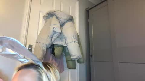 Lola online show from March 10, 6:34 pm