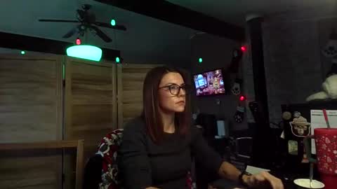 ItsMeSophie X online show from November 18, 6:31 pm