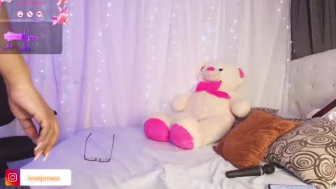  Ivon  Miss Jones  online show from February 28, 4:32 am