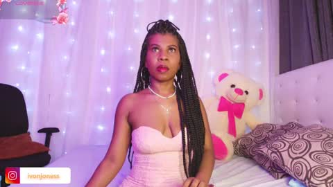  Ivon  Miss Jones  online show from March 9, 4:05 am