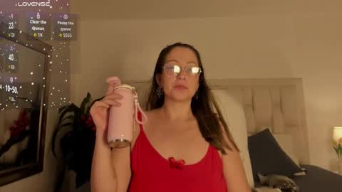 N A T H A L Y   online show from November 27, 5:32 am