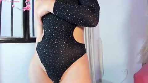 ivonymiller online show from November 5, 9:53 pm