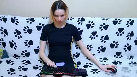 Ivy and Lester online show from May 2, 5:55 am