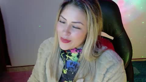 Snapshot of ivy__taylorr chatting on October 23, 8:37 pm Diana Rojas online show from October 23, 8:37 pm