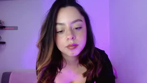 ivyblaze_ online show from April 24, 9:28 pm