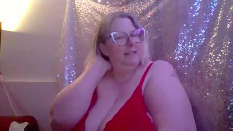 ivyjane3522 online show from May 15, 1:43 am
